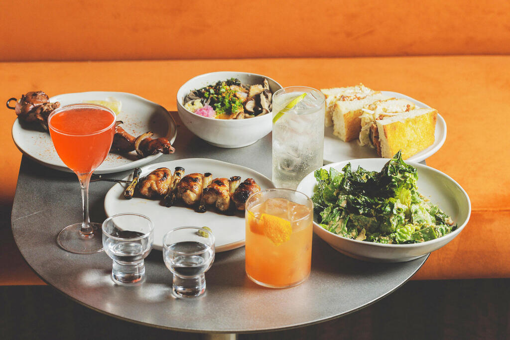 פנאי הארוחה היפנית שתוגש ב־ Obi עם טקס התה