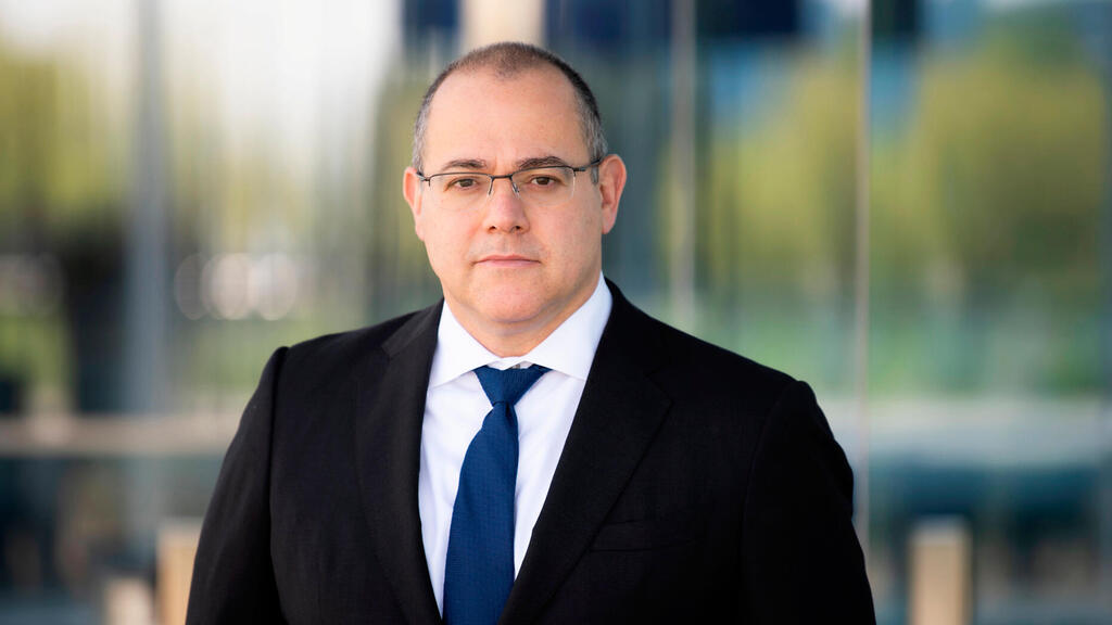 אפרים בנמלך  