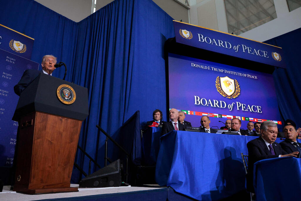 נשיא ארה"ב דונלד טראמפ כינוס מועצת השלום ב וושינגטון ארה"ב