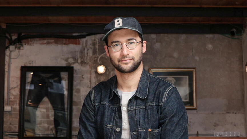 ארי כץ ב חנות רולרס בשכונת לבונטין פנאי