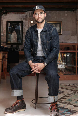 ארי כץ ב חנות רולרס בשכונת לבונטין פנאי