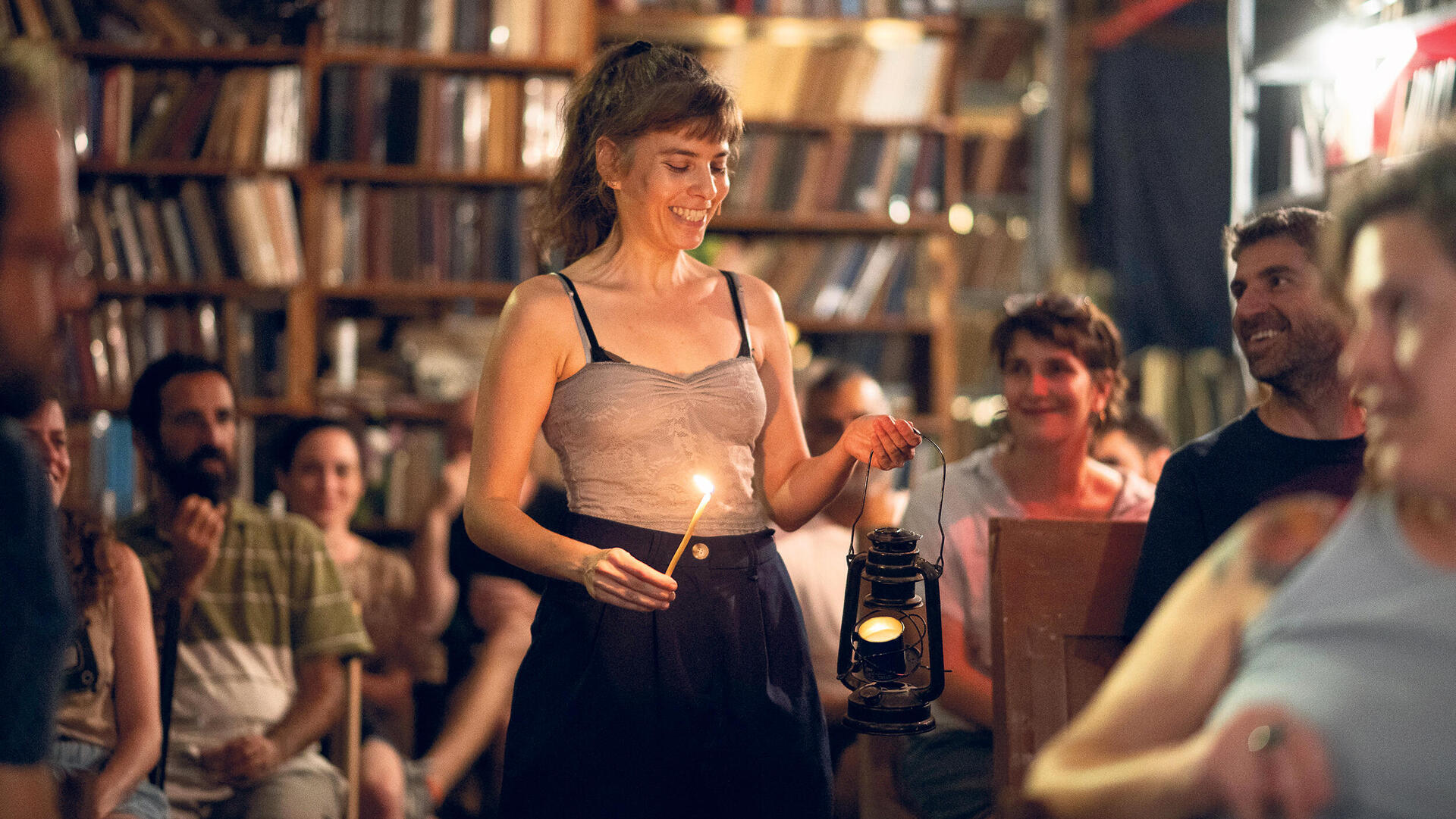 פנאי הצגה אין מקום אחר איילת גולן