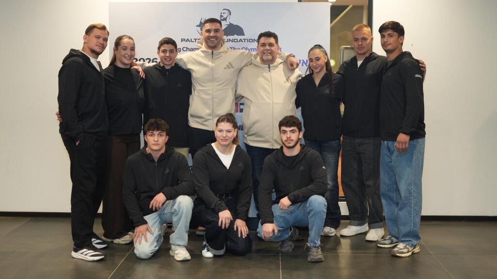 פיטר פלצ'יק עם הספורטאים