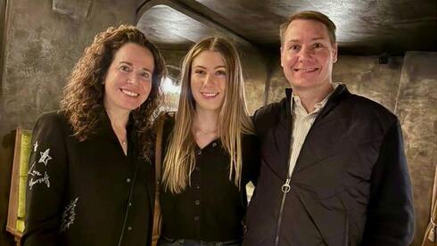 Two Lanterns VC Team Two Lanterns VC Team