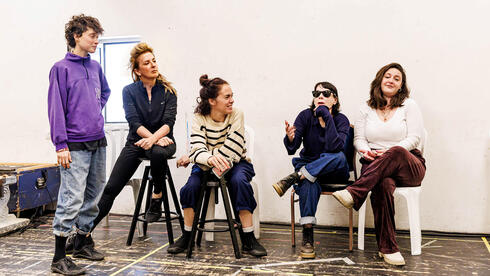 שייקספיר נשי בהבימה: הגרסה החדשה ל"הלילה ה-12"