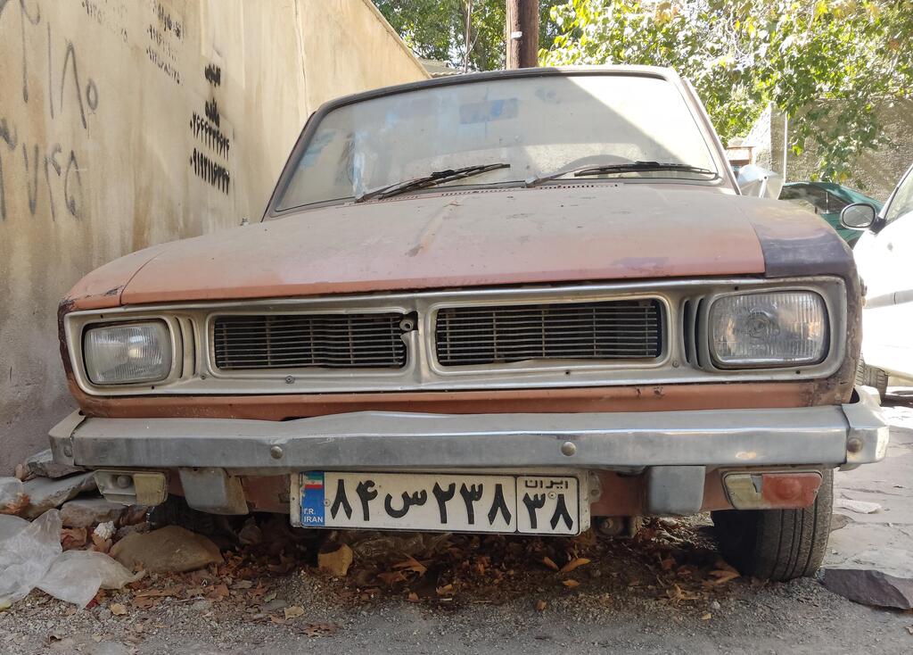 גרוטאת פייקאן בטהרן. לא ברור כמה מכוניות מסוגה שרדו (צילום: ויקימדיה) פייקאן מכונית מתוצרת איראן גרוטאה