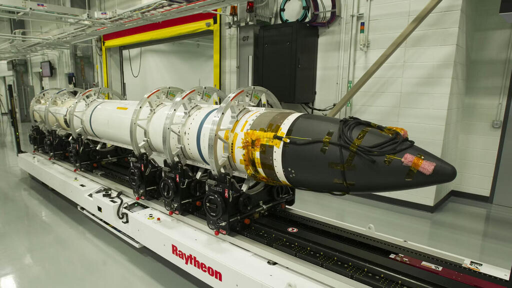 הקברניט טילים נגד טילים 