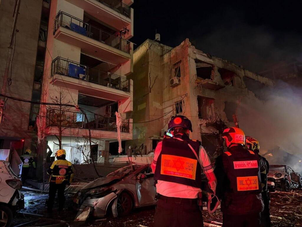 פגיעת טיל איראני ב תל אביב