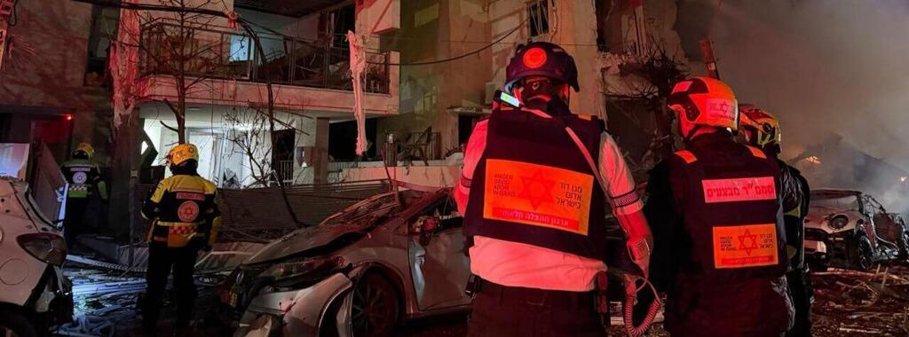 פגיעת טיל איראני ב תל אביב