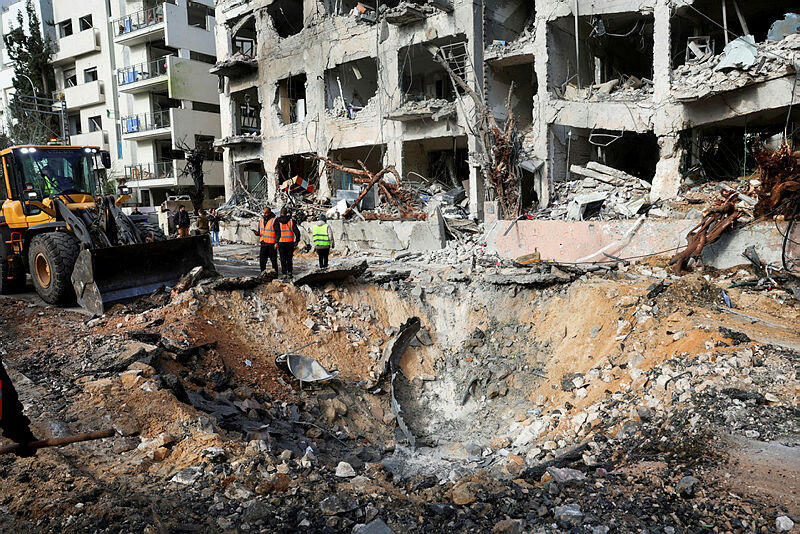 הפגיעה בתל אביב (צילום: REUTERS/Ronen Zvulun) שאגת הארי פגיעה ב תל אביב 28.2.26 איראן מלחמה עם איראן