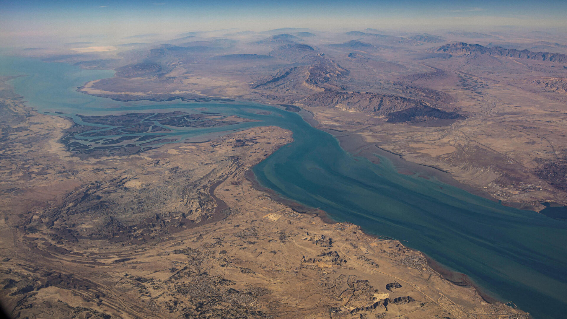 צילום אווירי של מיצרי הורמוז איראן