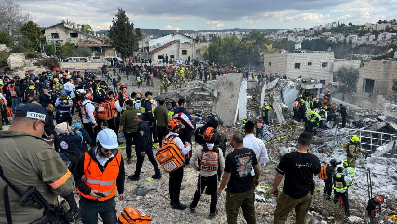 זירה ב בית שמש פגיעה ישירה נפילה טיל מ איראן מלחמה שאגרת הארי