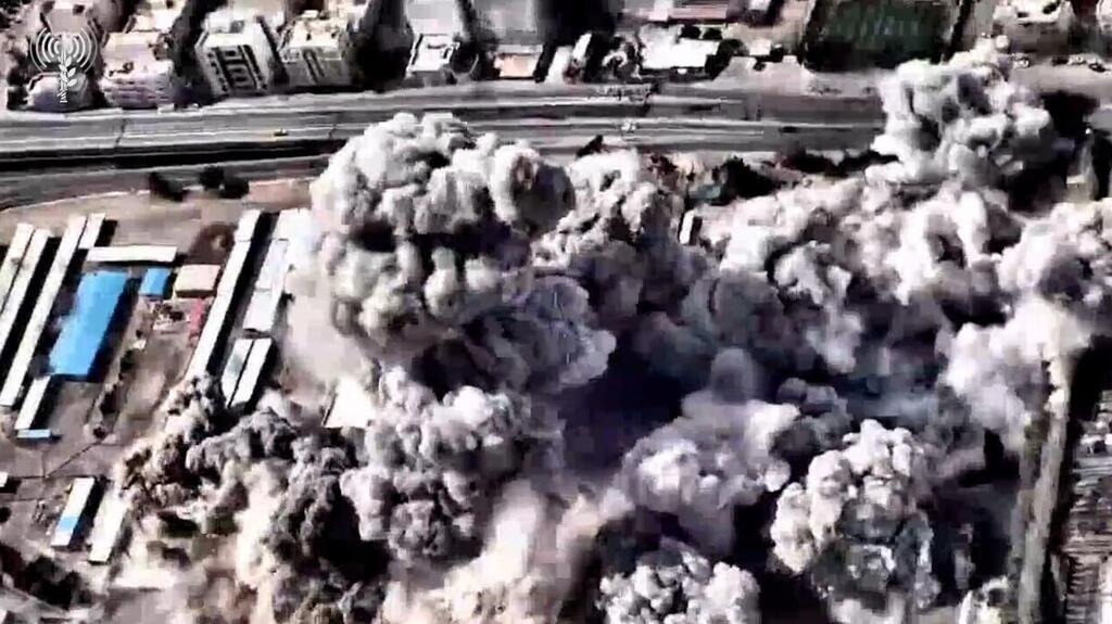 תקיפה של צה"ל באיראן (צילום: דובר צה"ל) תיעוד ראשון מ המטס מטוסים של חיל האוויר בלב טהרן איראן מבצע שאגת הארי