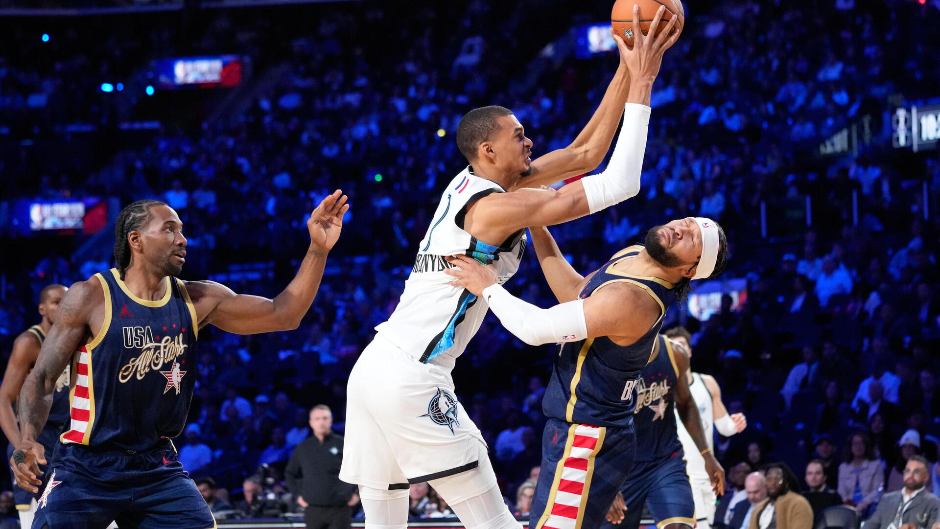 ויקטור וומבניאמה וומבי שחקן NBA סן אנוטניו ספרס מוסף