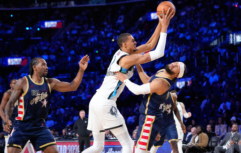 וומבי במשחק האולסטאר בקליפורניה בחודש שעבר. רוח הקרב שהפגין הצילה את משחק הראווה והפכה אותו שוב לרלוונטי (צילום: Mark J. Terrill/AP) וומבי במשחק האולסטאר בקליפורניה בחודש שעבר. רוח הקרב שהפגין הצילה את משחק הראווה והפכה אותו שוב לרלבנטי