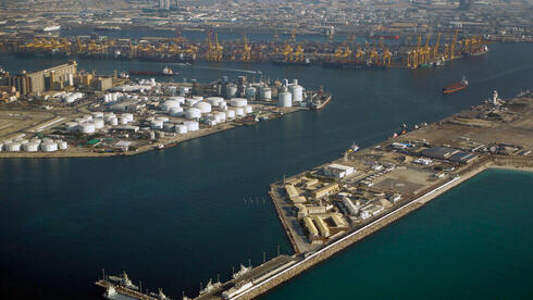 הבטחת הגנה אמריקאית הרגיעה את הנפט, אך משבר הורמוז מייצר מחנק מזון