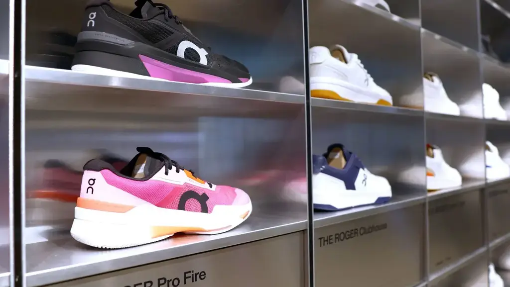 נעלי ספורט של ON בחנות בציריך 