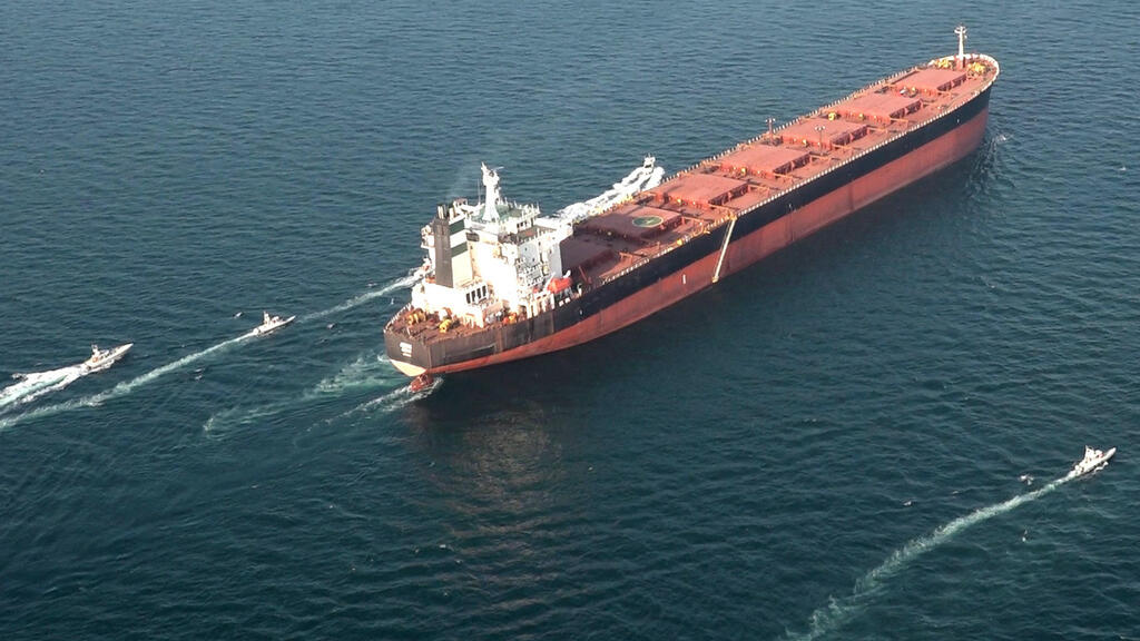 מיכלית נפט ב מיצרי הורמוז איראן