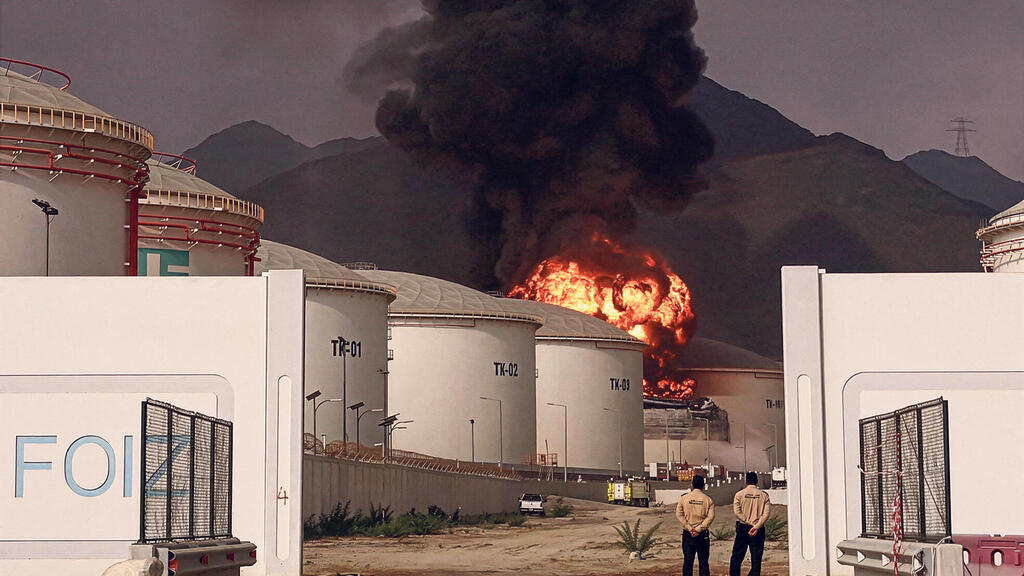 דליקה במתחם ייצור נפט באמירות פוג'ירה פוג'יירה לאחר תקיפה איראנית אתמול
