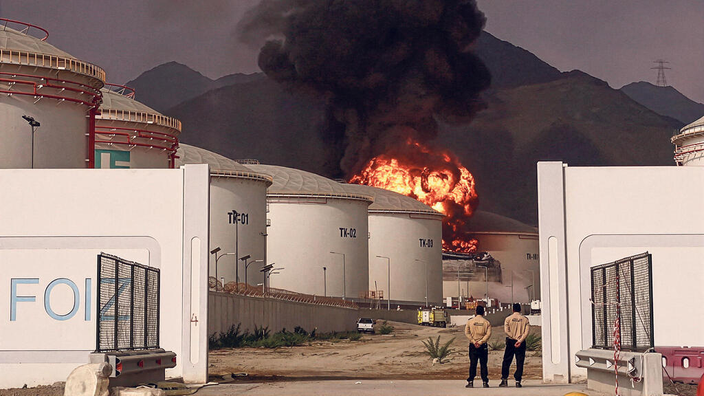 דליקה במתחם ייצור נפט באמירות פוג'ירה פוג'יירה לאחר תקיפה איראנית אתמול