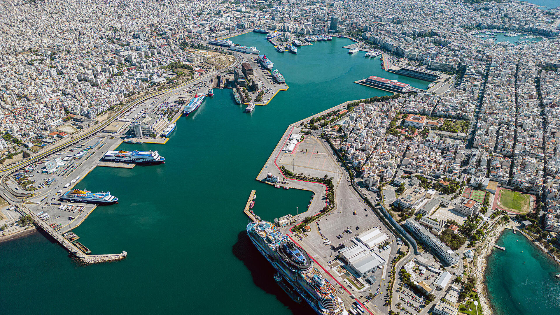 נמל פיראוס יוון