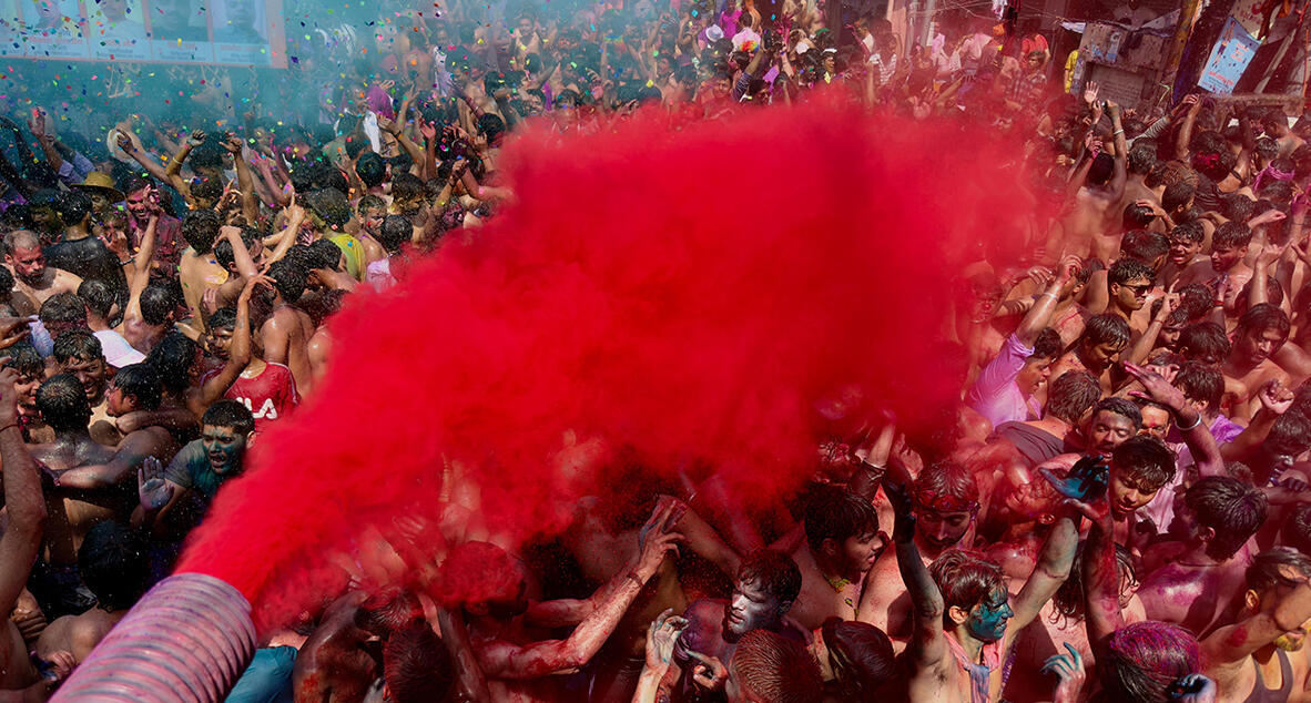 פוטו פסטיבל הולי הודו Loknath Prayagraj 