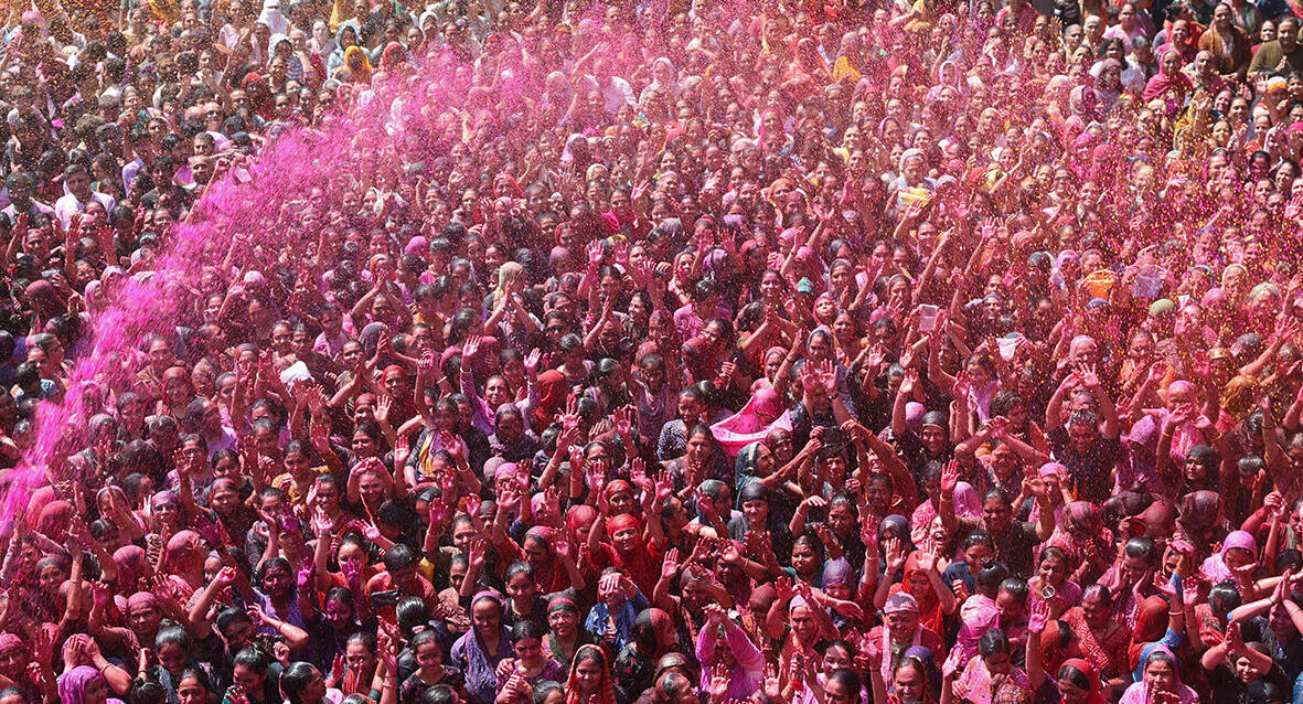 פוטו פסטיבל הולי הודו 2026 אחמדבאד