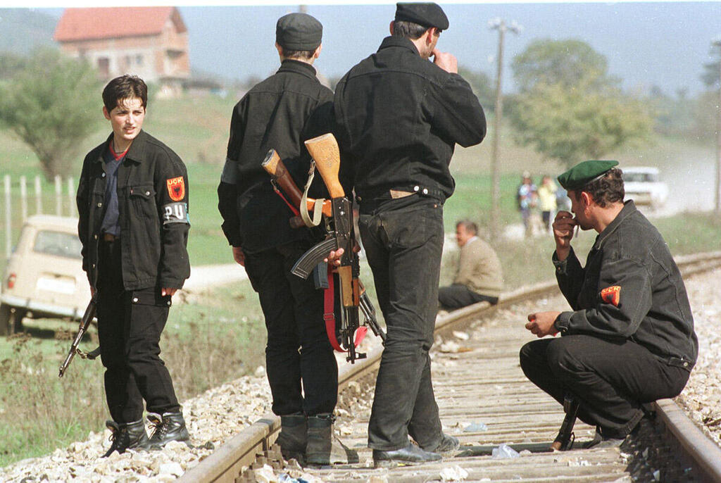 הקברניט תקיפה אווירית הפצצה 9