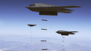 הקברניט הפצצה מפציץ מפציצים B2