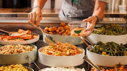 המלחמה שברה אותי: גם אני מזמין עכשיו מהמעדנייה