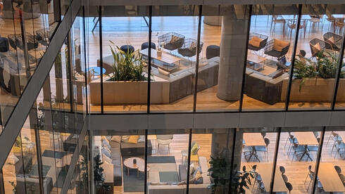 המלחמה פרצה תוך כדי גל פיטורים; בהייטק מגייסים מועמדים 'בפינצטה'