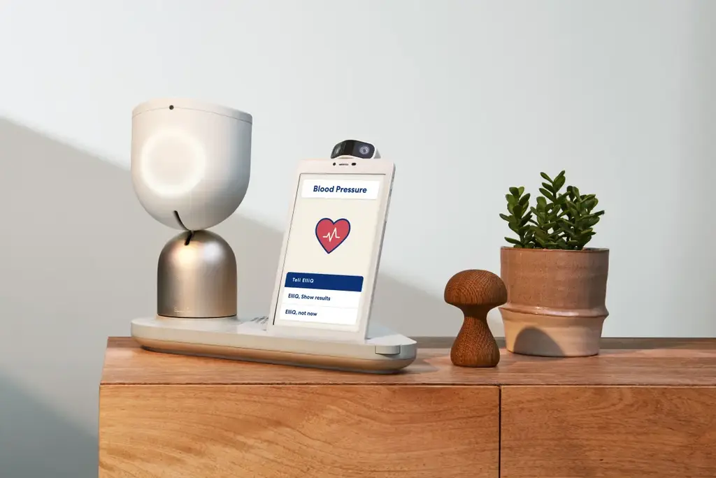 רובוטית אליקיו ElliQ של חברת אינטואישן רובוטיקס Intuition Robotics  מוסף