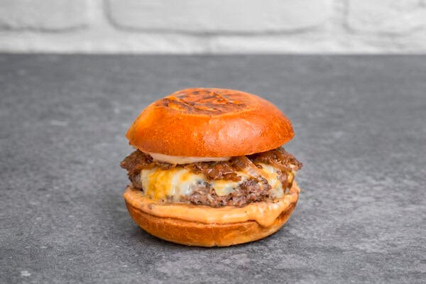  פנאי הסמטה בשוסטר המבורגר הסמטה צ'יזבורגר