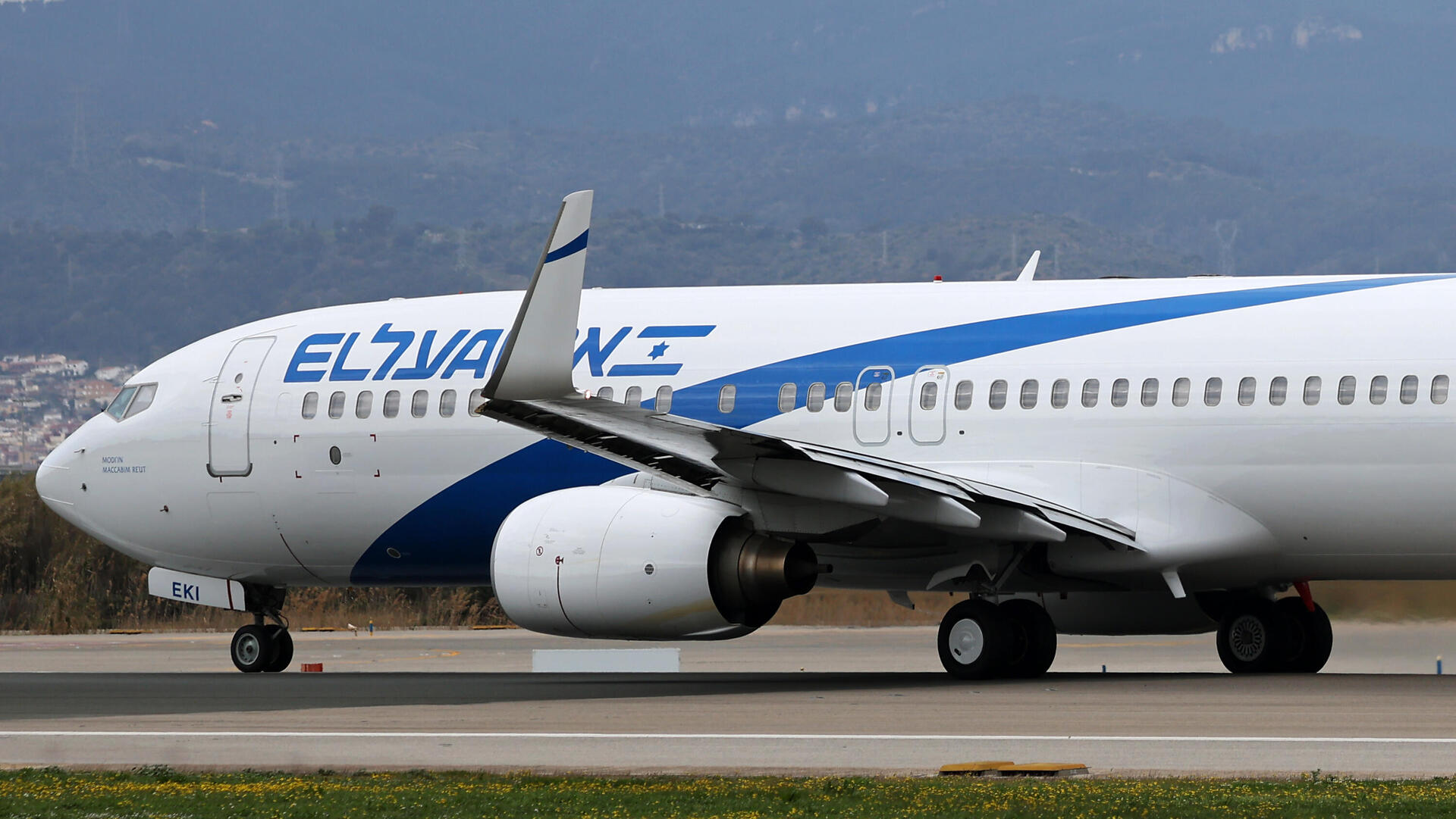 בואינג 737-800 אל על בנמל ברצלונה