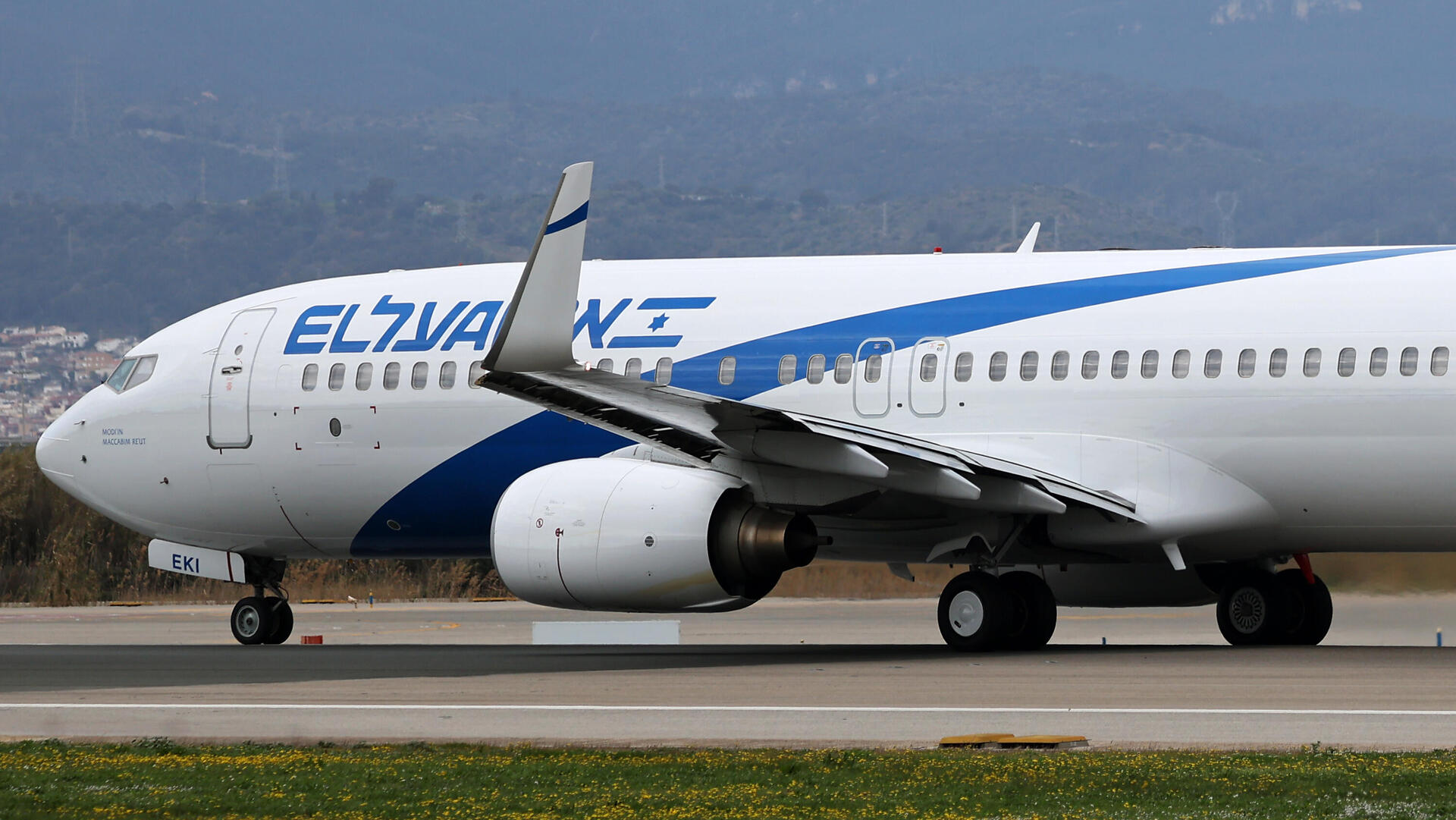 בואינג 737-800 אל על בנמל ברצלונה