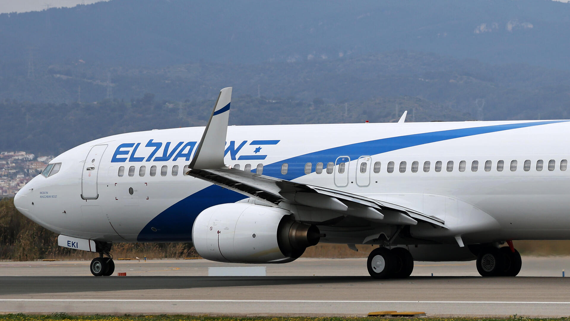 בואינג 737-800 אל על בנמל ברצלונה