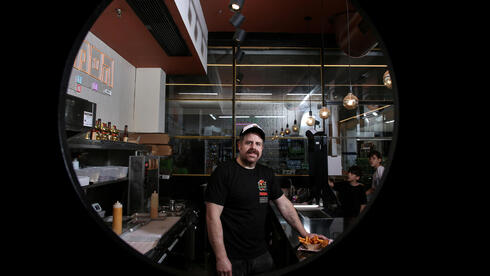 בעל בורגר הסמטה: "פתחתי במטולה בקורונה, בת"א במלחמה - כנראה זה המסלול שלנו"