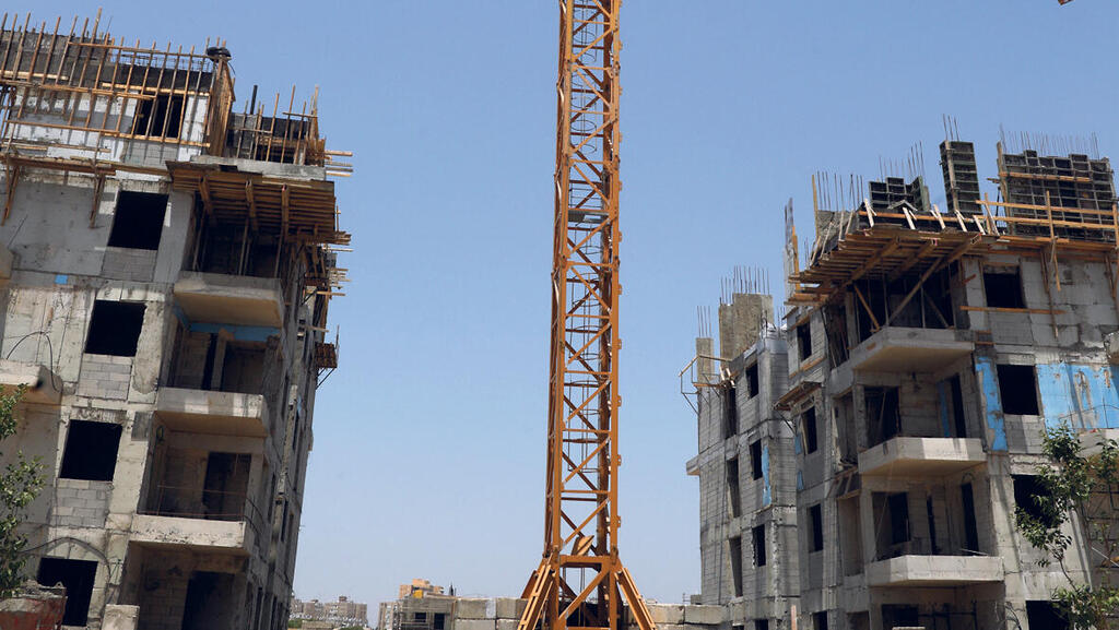אתר בנייה (ארכיון) (צילום: שאול גולן) עגורן ב אתר בנייה