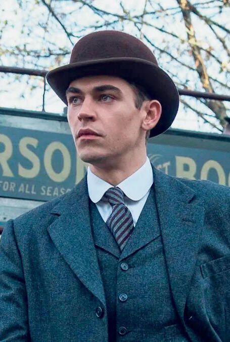 מתוך הסדרה שרלוק הולמס הצעיר גאי ריצ'י פנאי