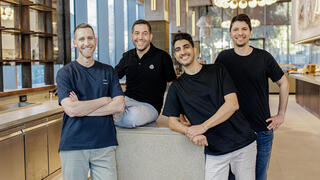 מייסדי וויז WIZ מימין רועי רזניק ינון קוסטיקה עמי לוטבק ו אסף רפפורט