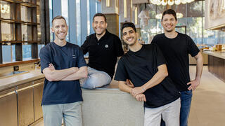 מייסדי וויז WIZ מימין רועי רזניק ינון קוסטיקה עמי לוטבק ו אסף רפפורט