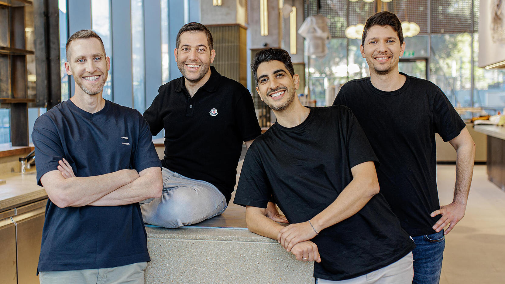 מייסדי וויז WIZ מימין רועי רזניק ינון קוסטיקה עמי לוטבק ו אסף רפפורט