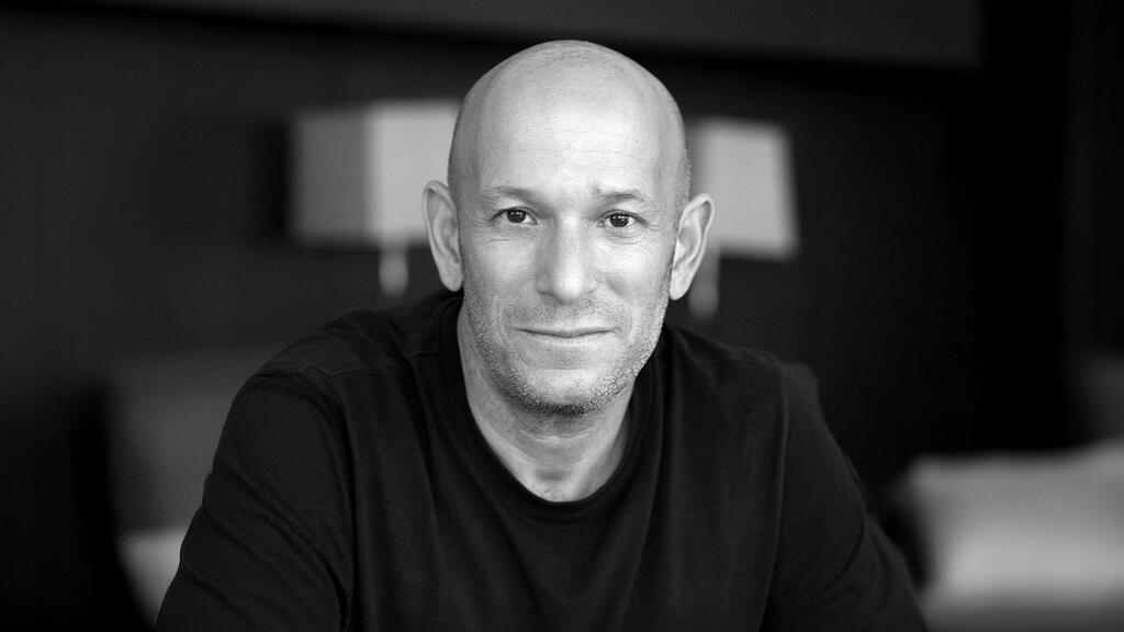 הסופר דרור משעני פנאי