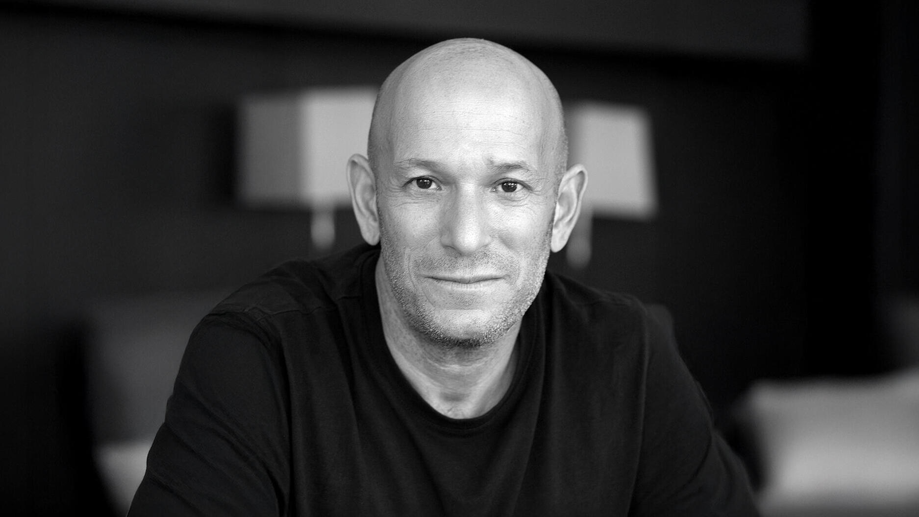 הסופר דרור משעני פנאי