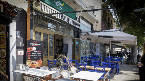 המדינה חזרה לשגרה, אבל העסקים נשארו מאחור