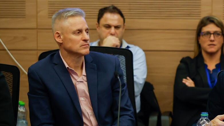 אריאל סובלמן משמאל 