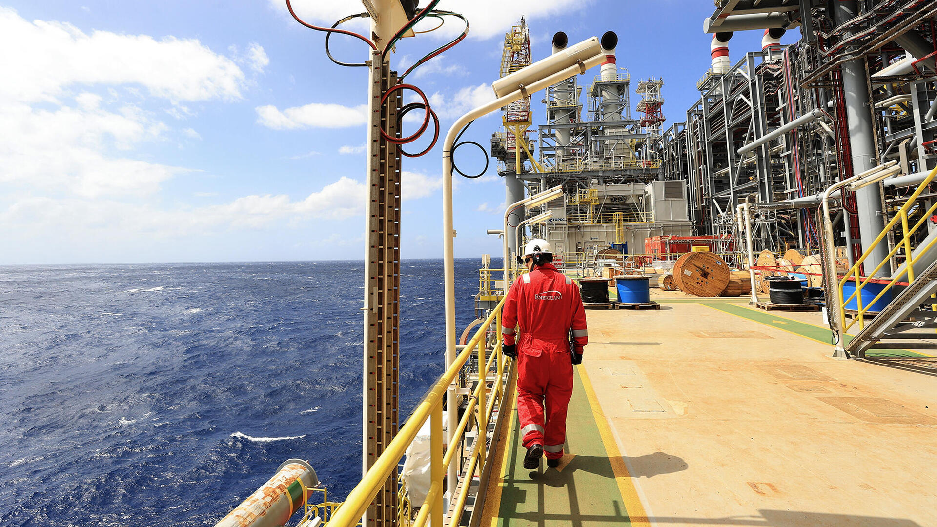 עובד של חברת אנרגיאן ב אסדת הגז כריש