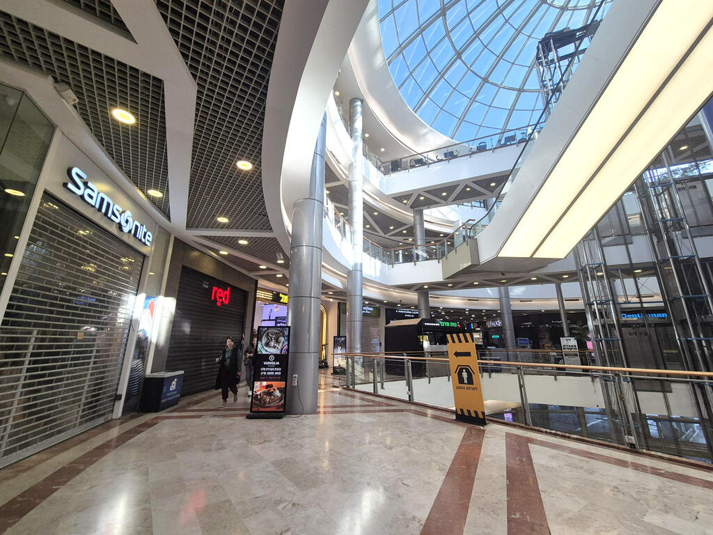 קניון עזריאלי ריק בעקבות המלחמה עם איראן