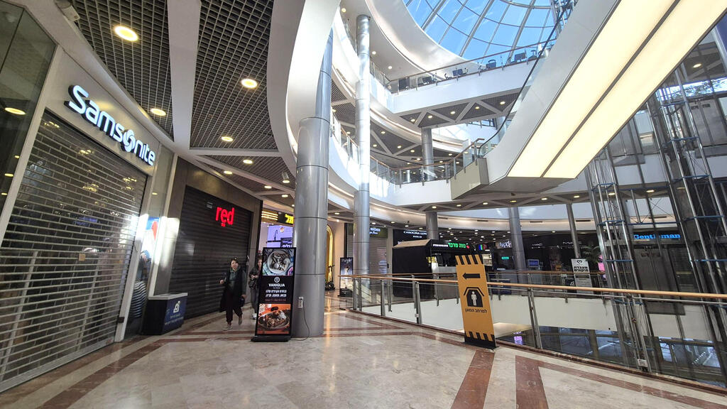 קניון עזריאלי ריק בעקבות המלחמה עם איראן