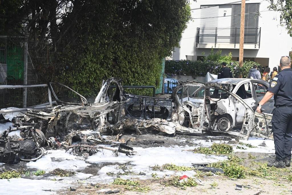 זירת נפילה של שברי רסיס ב תל אביב 15.3.2026